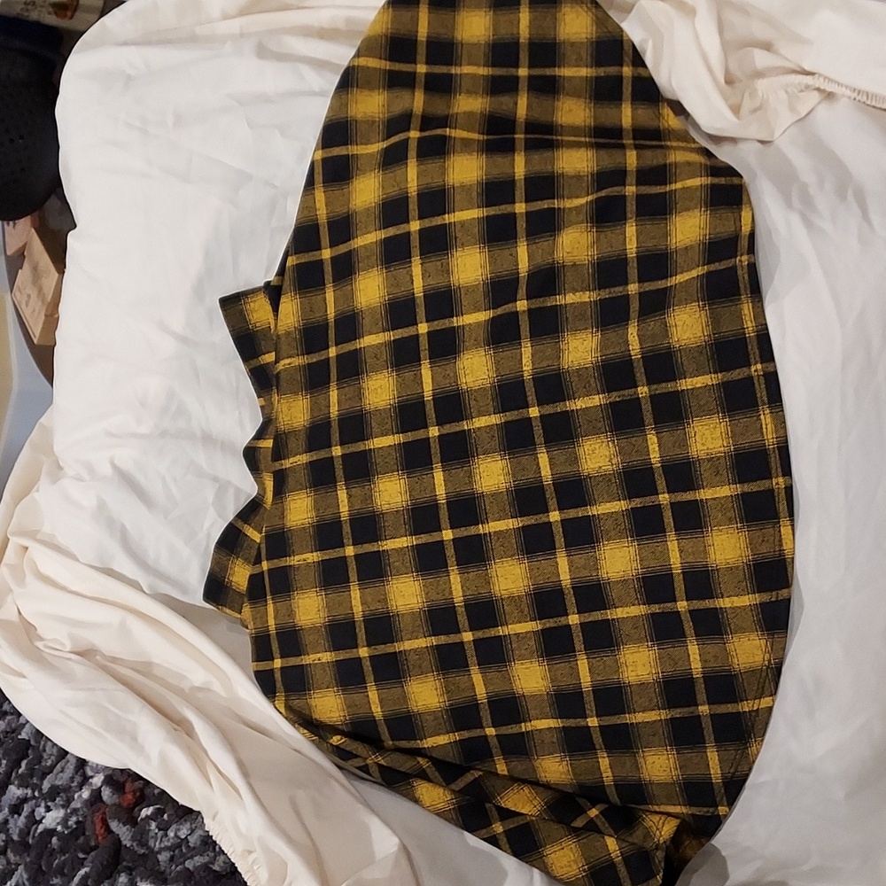 *Midnight Hour Black and Yellow Plaid Skater Skirt with Full Zipper Front  XS - Picture 5 of 9